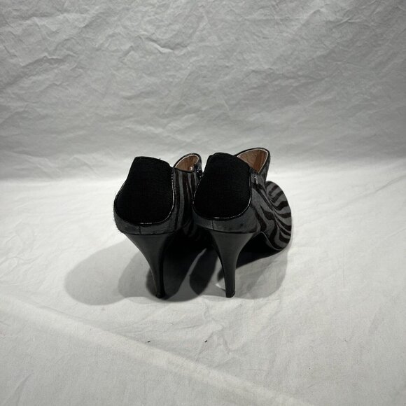 CALVIN‎ KLEIN Jordan Zebra Hair Calf-Black/Gray Booties Side Zip-Sz 7 note pic - Picture 2 of 10